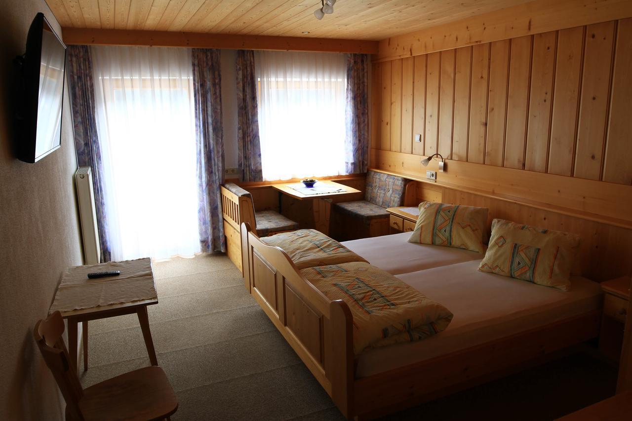 Hotel Chavalatsch Tubre Kültér fotó