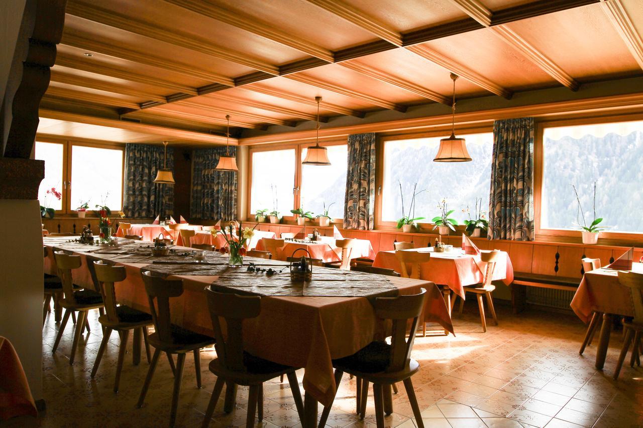 Hotel Chavalatsch Tubre Kültér fotó