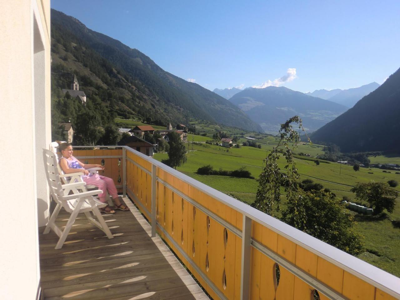Hotel Chavalatsch Tubre Kültér fotó